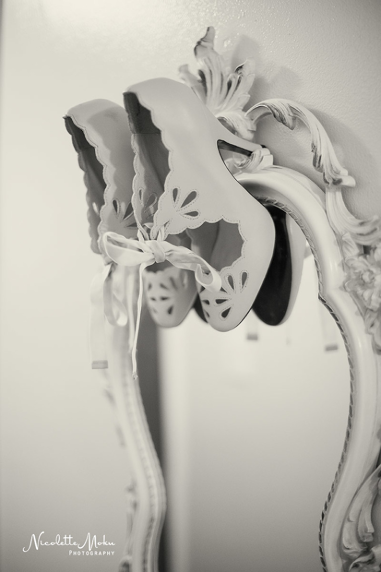 whittier wedding, whittier historic train station, whittier radisson, catholic wedding, st mary's wedding, vintage wedding, red wedding, red and grey wedding, black and white wedding photos, alley way photos, spring bouquet, romantic wedding photos