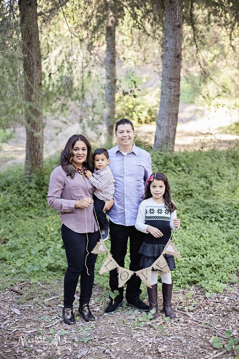 whittier family pictures, whittier family portraits, whittier family photographer, whittier photographer, murphy ranch park family pictures, murphy ranch family portraits, christmas family pictures, holiday family pictures, holiday mini session