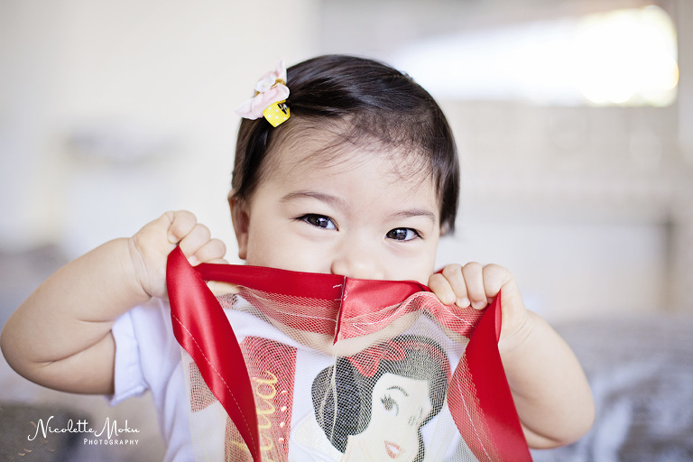 orange county birthday photographer, costa mesa birthday photographer, gray matter museum photographer, 1st birthday party photographer, family photographer, orange county family photographer, gray matter museum, gray matter museum birthday party, costa mesa birthday party, 1st birthday party, orange county 1st birthday party, snow white themed birthday party, snow white details, poison apple cupcakes, snow white princess cake, snow white macaroons, adorable 1st birthday party, cute 1st birthday party, little girl 1st birthday, super cute snow white birthday party, may marquez, ray marquez, mila's 1st birthday party, cake smash, 1st birthday party cake smash