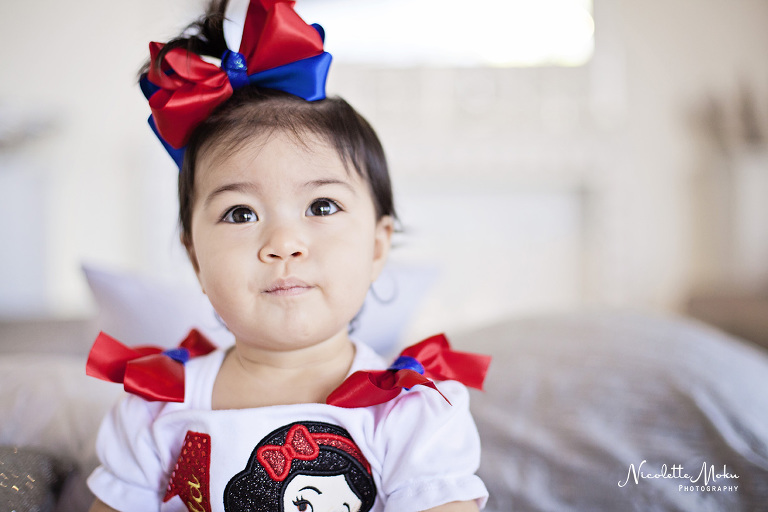 orange county birthday photographer, costa mesa birthday photographer, gray matter museum photographer, 1st birthday party photographer, family photographer, orange county family photographer, gray matter museum, gray matter museum birthday party, costa mesa birthday party, 1st birthday party, orange county 1st birthday party, snow white themed birthday party, snow white details, poison apple cupcakes, snow white princess cake, snow white macaroons, adorable 1st birthday party, cute 1st birthday party, little girl 1st birthday, super cute snow white birthday party, may marquez, ray marquez, mila's 1st birthday party, cake smash, 1st birthday party cake smash