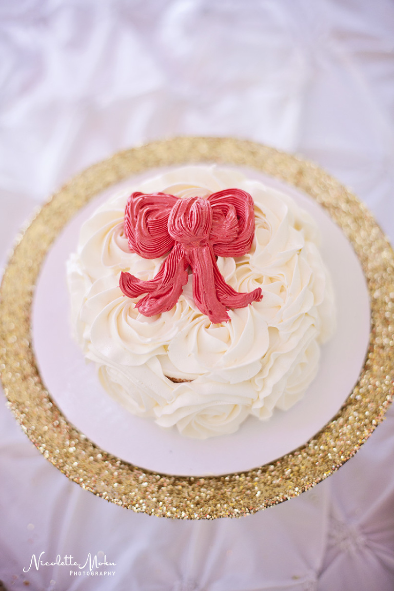 orange county birthday photographer, costa mesa birthday photographer, gray matter museum photographer, 1st birthday party photographer, family photographer, orange county family photographer, gray matter museum, gray matter museum birthday party, costa mesa birthday party, 1st birthday party, orange county 1st birthday party, snow white themed birthday party, snow white details, poison apple cupcakes, snow white princess cake, snow white macaroons, adorable 1st birthday party, cute 1st birthday party, little girl 1st birthday, super cute snow white birthday party, may marquez, ray marquez, mila's 1st birthday party, cake smash, 1st birthday party cake smash