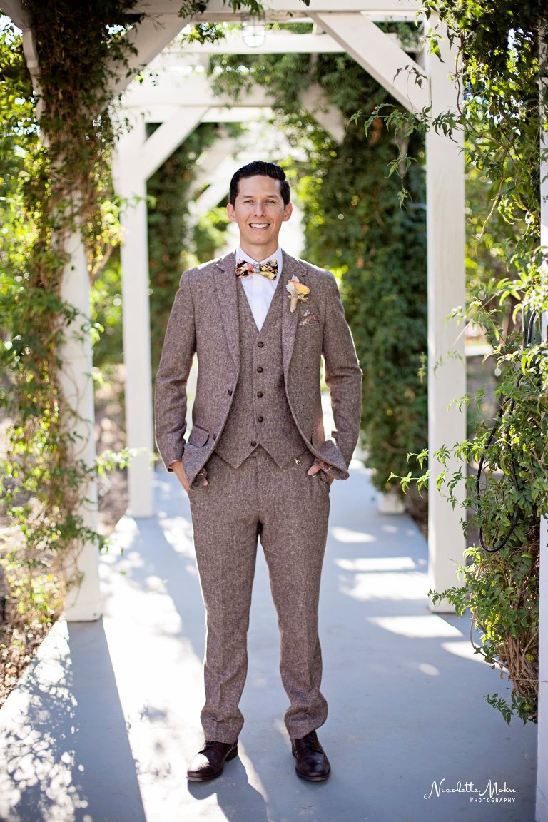 orange county wedding, orange county wedding photographer, diy wedding, coral wedding, coral garden wedding, spanish decorated wedding, spanish garden wedding, outdoor wedding, outdoor reception, santa ana wedding, oc wedding, heritage museum wedding, vintage inspired tux, tweed tux, unique bow tie, romantic outdoor wedding, romantic garden wedding, sunset wedding portraits, los angeles wedding, la county wedding photographer, santa ana photographer, santa ana wedding photographer, santa ana lifestyle photographer, heritage museum photographer