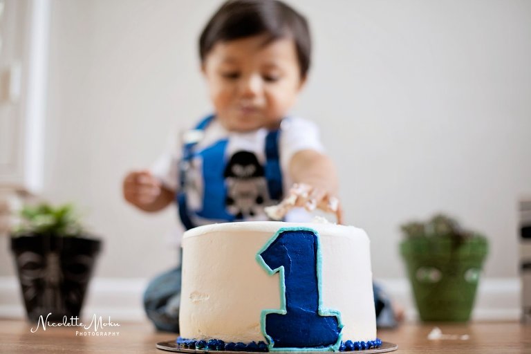 whittier family photographer, at home portraits, 1st birthday photos, boys 1st birthday portraits, star wars portraits, star wars themed portraits, kings hawaiian bakery, kings hawaiian cake, firefighter birthday pictures, firefighter themed portraits, baby fireman, la co fd, los angeles county fire department portraits, cake smash, baby's 1st birthday, cake smash session, 1st birthday cake smash, whittier baby photographer, la family photographer, los angeles family photographer, los angeles cake smash, at home portrait session, lifestyle family photographer