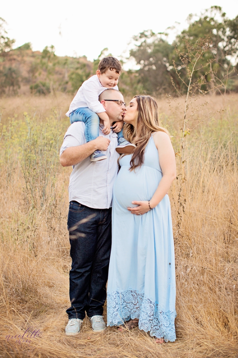 nature maternity session, sunset maternity photos, lifestyle maternity portraits, whittier photographer, whittier maternity photographer, whittier family portraits, maternity portraits, natural light maternity photos, warm light maternity photos, open field maternity session, outdoor maternity photos