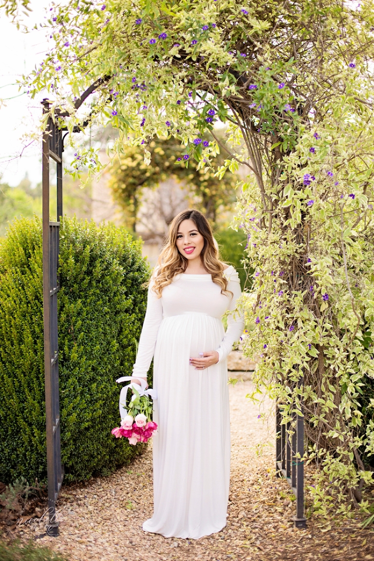 outdoor maternity session, sunset maternity portraits, sunset maternity session, garden maternity session, pasadena maternity photos, whittier maternity photographer, whittier family photographer, whittier lifestyle photographer, soft and romantic photography, timeless photography, whittier photographer, bright maternity pictures