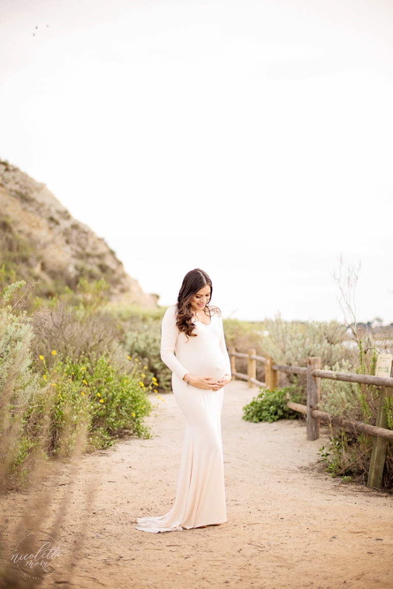 outdoor maternity session, maternity session on a dock, nature maternity session, natural light maternity session, whittier maternity photographer, newport back bay photographer, newport back bay maternity session, whittier family photographer