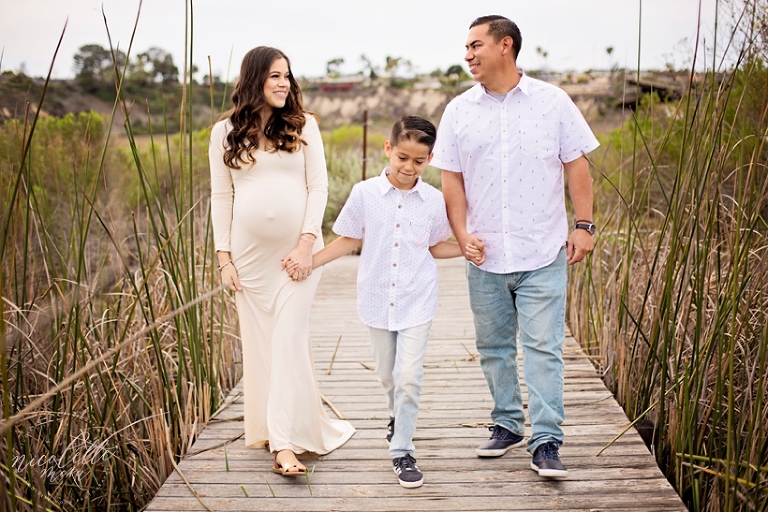 outdoor maternity session, maternity session on a dock, nature maternity session, natural light maternity session, whittier maternity photographer, newport back bay photographer, newport back bay maternity session, whittier family photographer