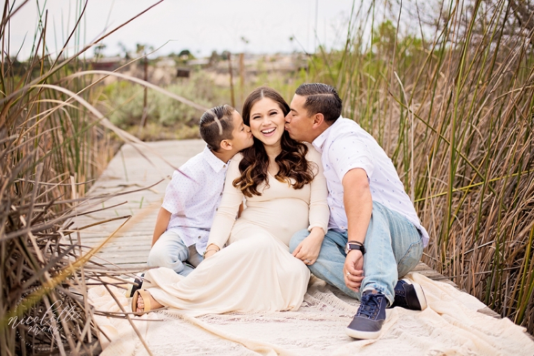 outdoor maternity session, maternity session on a dock, nature maternity session, natural light maternity session, whittier maternity photographer, newport back bay photographer, newport back bay maternity session, whittier family photographer