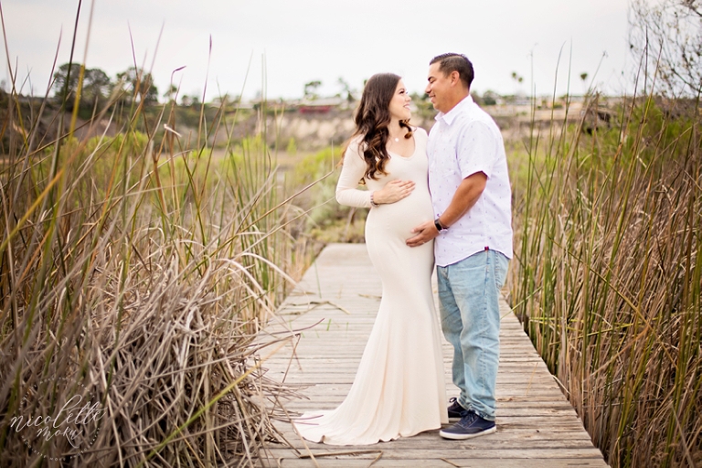 outdoor maternity session, maternity session on a dock, nature maternity session, natural light maternity session, whittier maternity photographer, newport back bay photographer, newport back bay maternity session, whittier family photographer