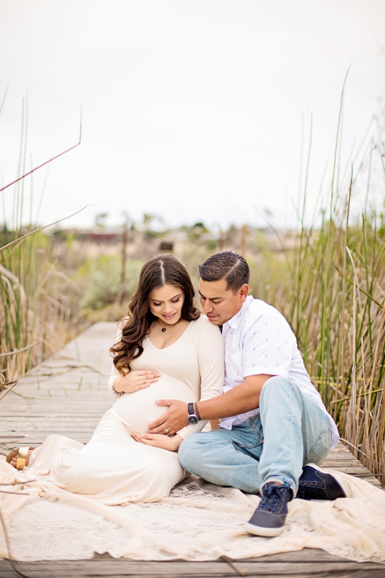outdoor maternity session, maternity session on a dock, nature maternity session, natural light maternity session, whittier maternity photographer, newport back bay photographer, newport back bay maternity session, whittier family photographer