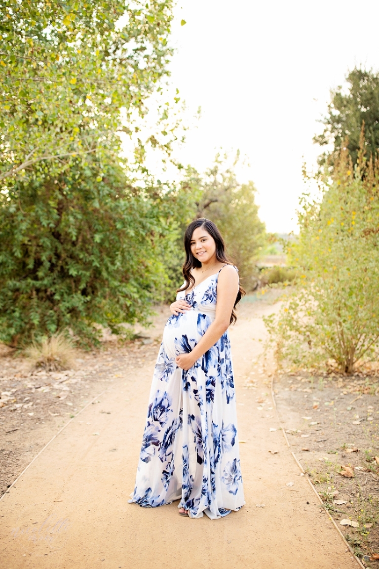 whittier maternity photographer, whittier maternity session, los angeles maternity pictures, nature maternity session, wild flowers maternity, outdoor maternity photos, nature maternity photos