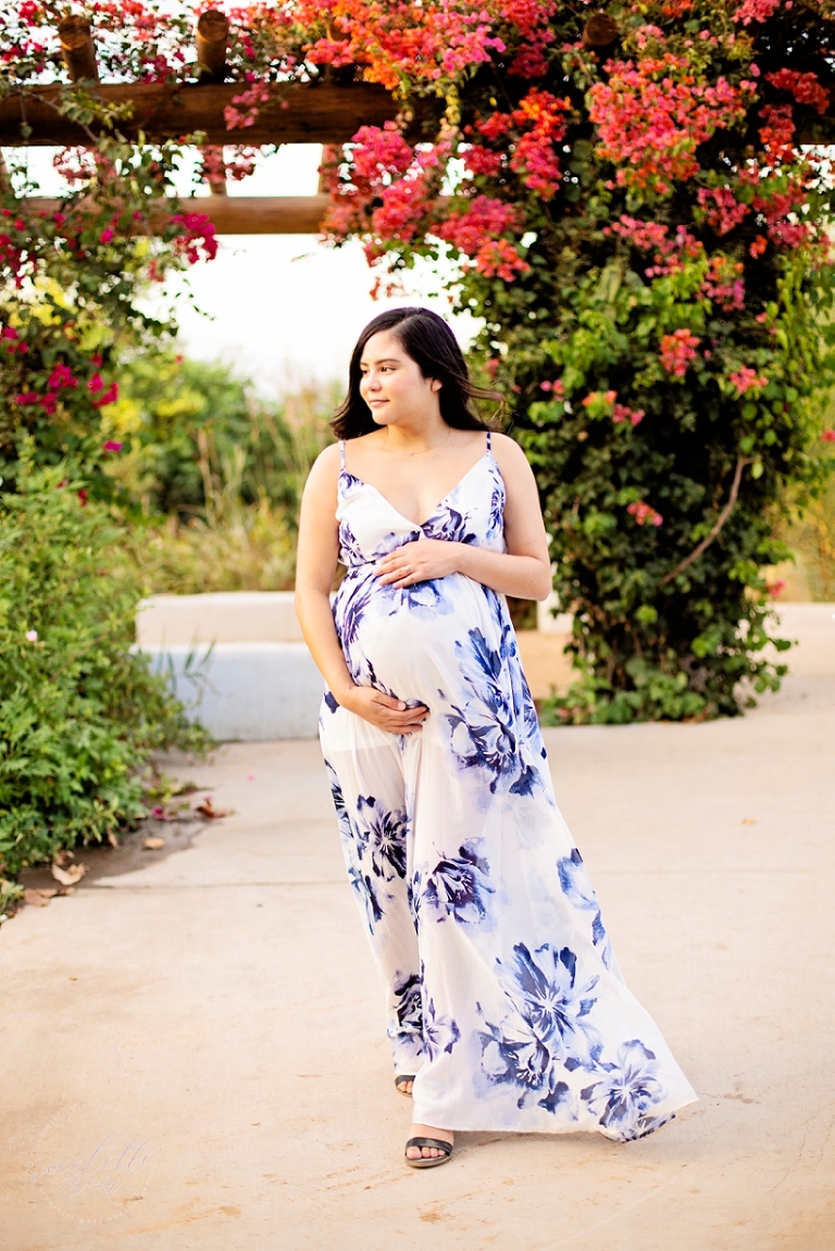 whittier maternity photographer, whittier maternity session, los angeles maternity pictures, nature maternity session, wild flowers maternity, outdoor maternity photos, nature maternity photos