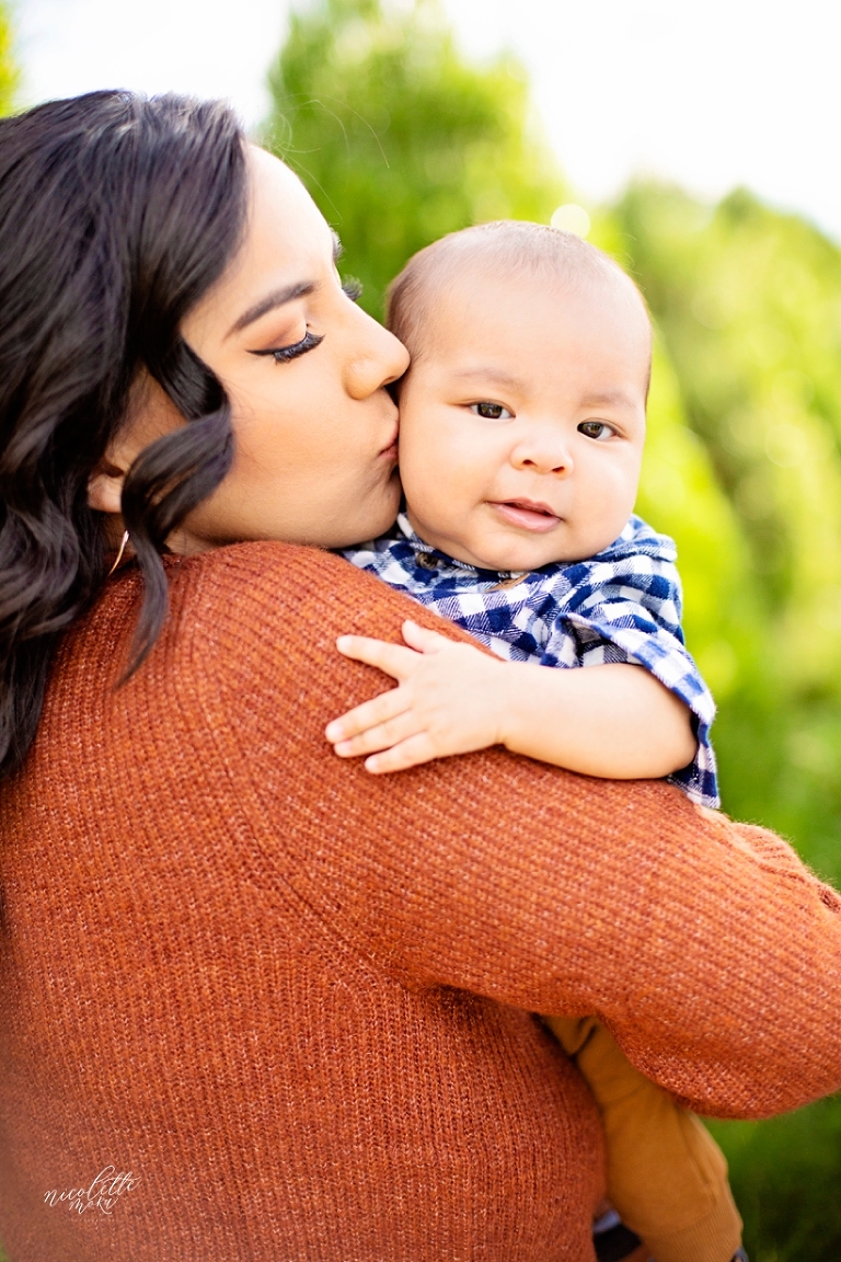 christmas tree farm photos, peltzer pine family photos, peltzer pine christmas tree farm, holiday family photos