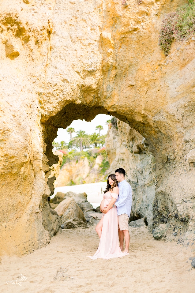 laguna beach maternity session, beach maternity session, southern california beach maternity session, lifestyle maternity session, whittier maternity photographer, whittier family photographer