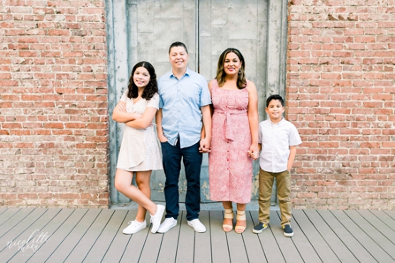 Urban family session, pasadena family session, oldtown pasadena family pictures, oldtown pasadena family photos, pasadena family portraits, whittier family photographer, casual family photos, brickwall pictures