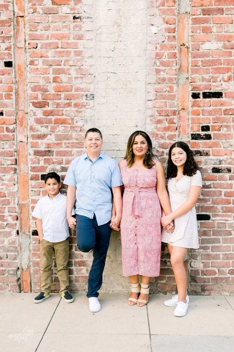 Urban family session, pasadena family session, oldtown pasadena family pictures, oldtown pasadena family photos, pasadena family portraits, whittier family photographer, casual family photos, brickwall pictures